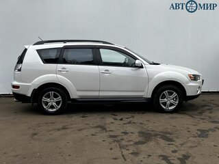 2011 Mitsubishi Outlander II Рестайлинг, белый, 930000 рублей, вид 4
