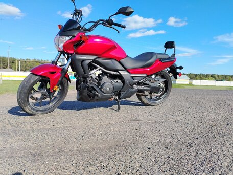 2013 Honda CTX 700, пурпурный, 565670 рублей, вид 2
