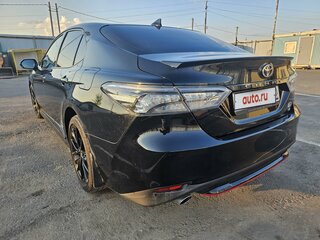 2021 Toyota Camry VIII (XV70) Рестайлинг, чёрный, 3999000 рублей, вид 4