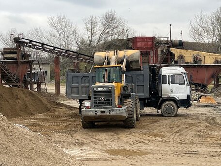 2008 IVECO-Ling Ye NJ3250, серебристый, 1450000 рублей, вид 3