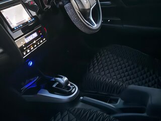 2017 Honda Fit III Рестайлинг, белый, 1580000 рублей, вид 5