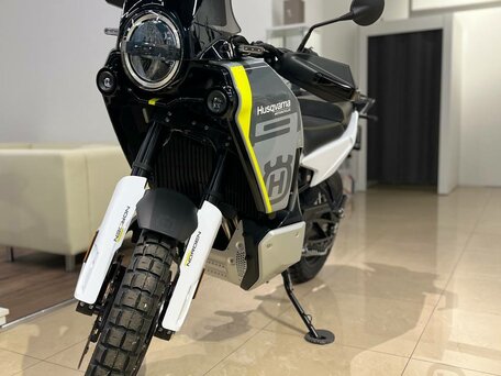 2026 Husqvarna Norden 901, серый, 1750000 рублей, вид 3