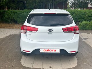 2016 Kia Rio III Рестайлинг, белый, 1300000 рублей, вид 5