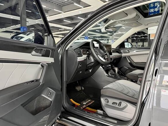 2023 Volkswagen Tayron I Рестайлинг, серый, 2495000 рублей - вид 6
