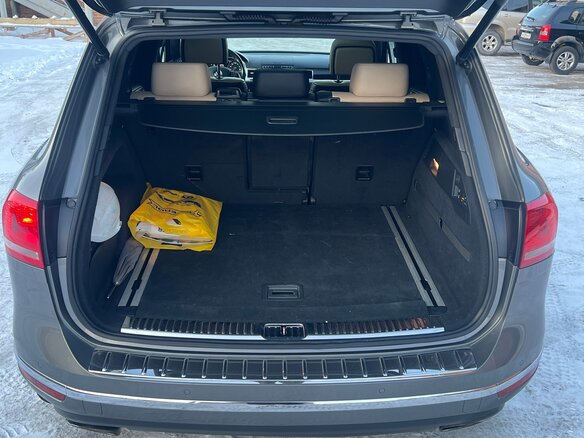 2015 Volkswagen Touareg II Рестайлинг, серый, 4000000 рублей - вид 14