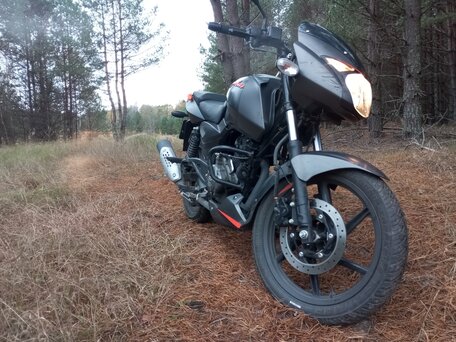 2020 Bajaj Pulsar 180, чёрный, 200000 рублей, вид 5