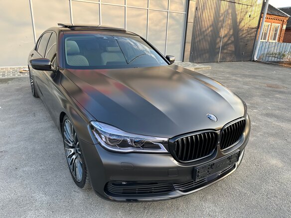 2016 BMW 7 серии 750i xDrive VI (G11/G12), коричневый, 5200000 рублей - вид 3