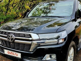 2015 Toyota Land Cruiser 200 Series Рестайлинг 2, чёрный, 6499999 рублей, вид 1