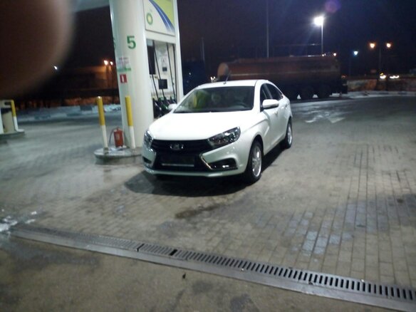 2015 Lada (ВАЗ) Vesta I, белый - вид 1