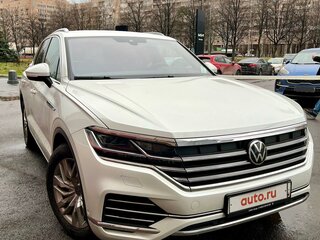 2021 Volkswagen Touareg III, белый, 8600000 рублей, вид 2