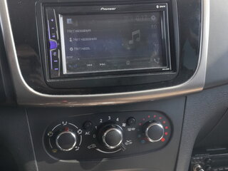 2014 Renault Logan II, серебристый, 820000 рублей, вид 2