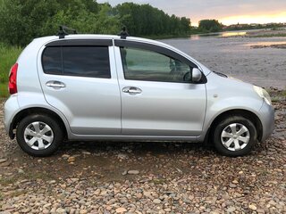 2013 Toyota Passo II (C30), серебристый, 800000 рублей, вид 4