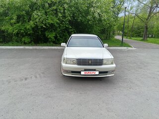 1999 Toyota Crown X (S150), белый, 800000 рублей, вид 2