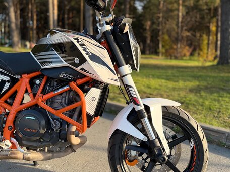 2012 KTM 690 Duke, белый, 425000 рублей, вид 1