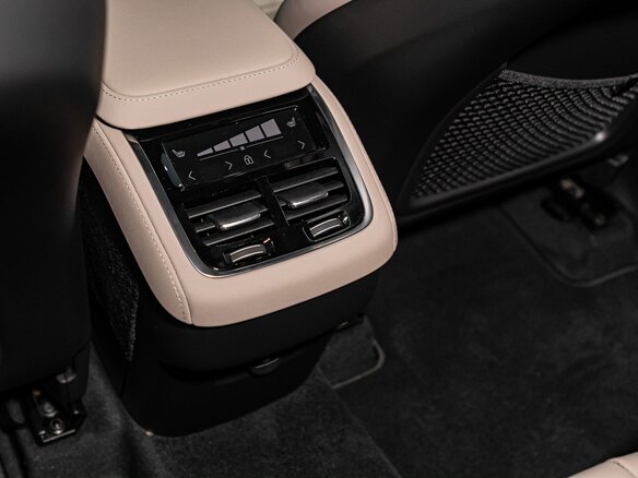 2025 Volvo XC90 B5 II Рестайлинг 2, красный - вид 19