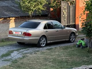 1996 Mercedes-Benz E-Класс 230 II (W210, S210), золотистый, 370000 рублей, вид 3