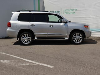 2014 Toyota Land Cruiser 200 Series Рестайлинг 1, серебристый, 4650000 рублей, вид 4
