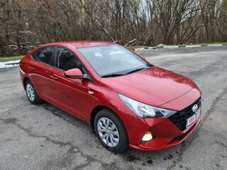 2021 Hyundai Solaris II Рестайлинг, красный, 1650000 рублей, вид 2