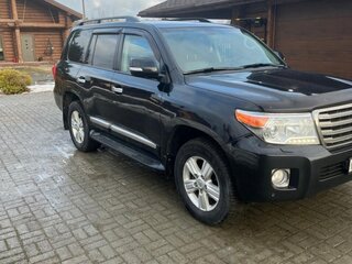 2015 Toyota Land Cruiser 200 Series Рестайлинг 1, чёрный, 4000000 рублей, вид 2