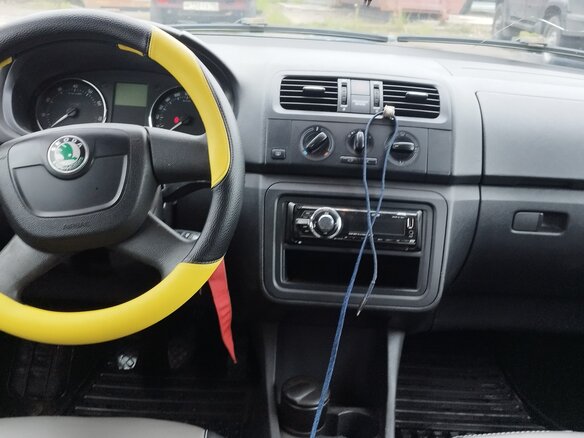 2011 Skoda Fabia II Рестайлинг, жёлтый, 250000 рублей - вид 6