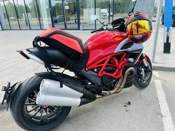 2011 Ducati Diavel, красный, 780000 рублей - вид 3