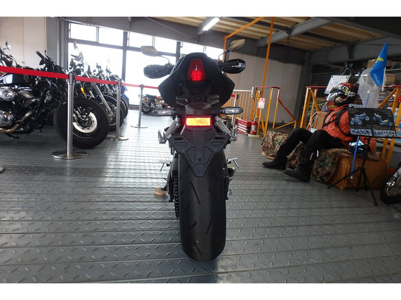 2025 Honda CB 650R, чёрный, 1125000 рублей - вид 4