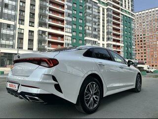 2020 Kia K5 III, белый, 2250000 рублей, вид 4