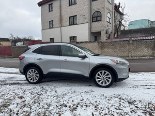 2022 Ford Escape IV, серебристый, 2303333 рублей, вид 2