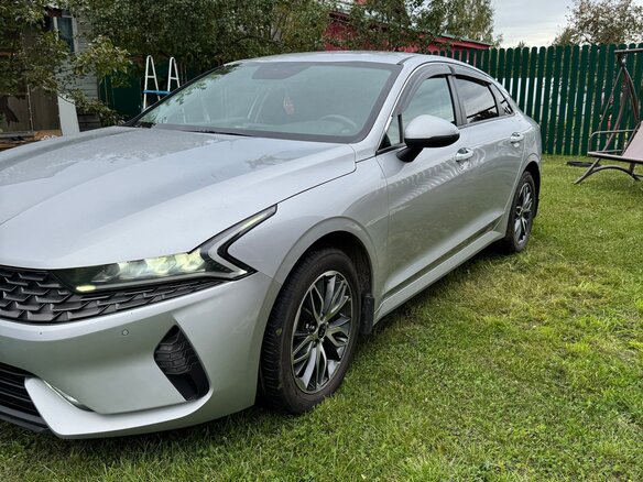 2020 Kia K5 III, серый, 2650000 рублей - вид 1