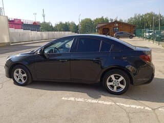 2015 Chevrolet Cruze I Рестайлинг, чёрный, 900000 рублей, вид 3