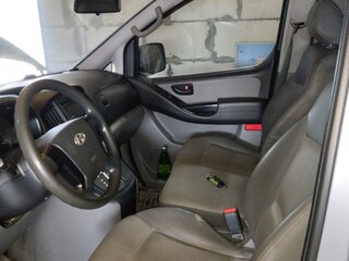 2011 Hyundai Grand Starex I, серый, 1550000 рублей, вид 3