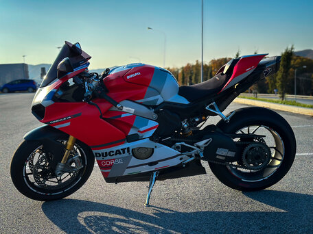 2019 Ducati Panigale V4, серый, 2000000 рублей, вид 3