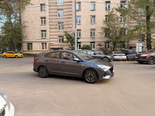 2022 Hyundai Solaris II Рестайлинг, серый, 1600000 рублей, вид 2