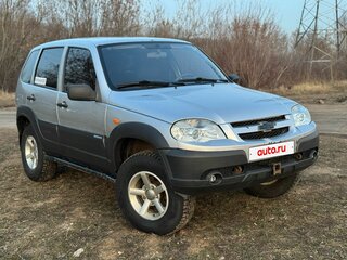2010 Chevrolet Niva I Рестайлинг, серебристый, 750000 рублей, вид 1