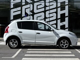 2012 Renault Sandero I, белый, 689000 рублей, вид 5