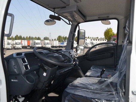 2026 Isuzu Elf (N-series), белый, 5800000 рублей, вид 4