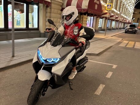 2021 BMW C 400 GT, белый, 700000 рублей, вид 5