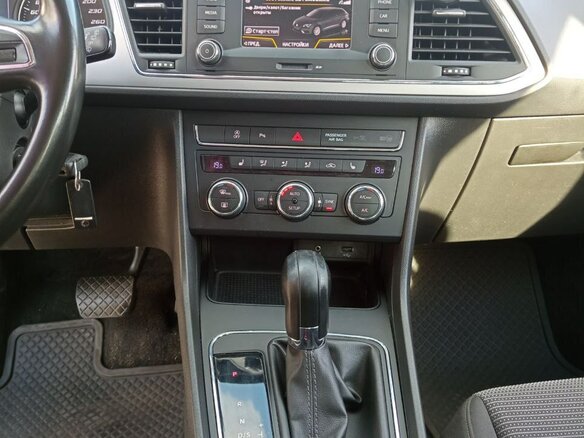 2019 SEAT Leon III Рестайлинг, белый, 1400000 рублей - вид 10