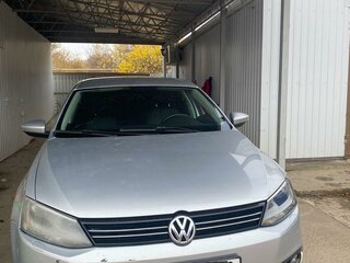 2013 Volkswagen Jetta VI, серебристый, 950000 рублей, вид 1