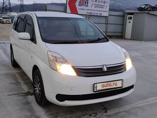 2004 Toyota ISis I, белый, 1050000 рублей, вид 1