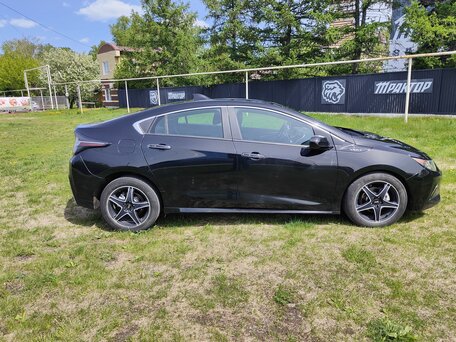 2016 Chevrolet Volt II, чёрный, 1670000 рублей, вид 4