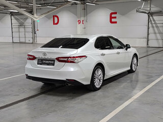 2020 Toyota Camry VIII (XV70), белый, 2450000 рублей, вид 5