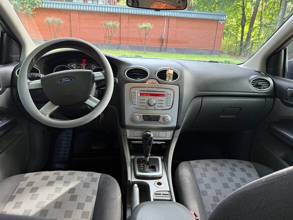 2009 Ford Focus II Рестайлинг, серый, 720000 рублей - вид 9