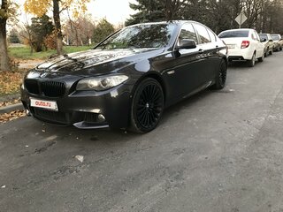 2010 BMW 5 серии 550i VI (F10/F11/F07), серый, 2550000 рублей, вид 1