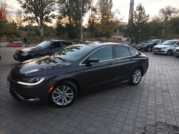 2015 Chrysler 200 II, серый, 1500000 рублей - вид 2