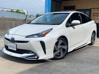 2022 Toyota Prius IV Рестайлинг (XW50), белый, 1450005 рублей, вид 2