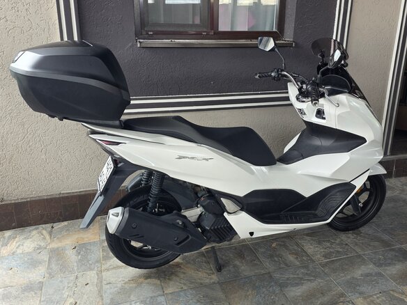 2022 Honda PCX 125, белый - вид 5