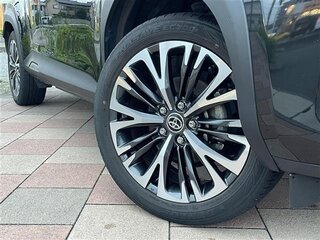 2022 Toyota Yaris Cross I, чёрный, 1579000 рублей, вид 3