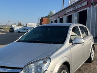 2010 Opel Astra H Рестайлинг, серебристый, 459990 рублей, вид 1