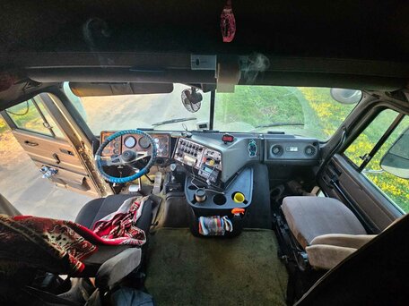1998 International 9000 Series, бежевый, 1500000 рублей, вид 2
